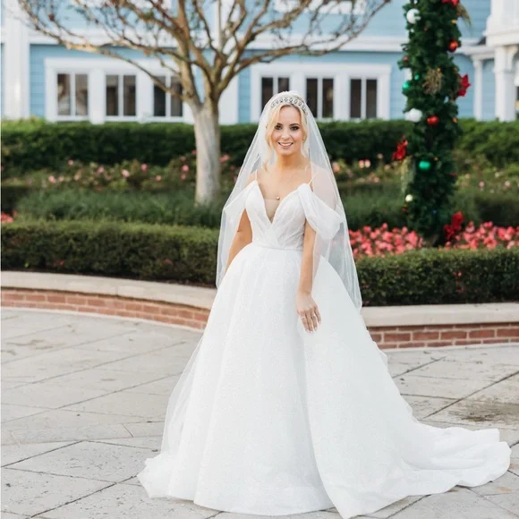 Pronovias Les Accessories Edusa Tiara - Picture 6 of 6